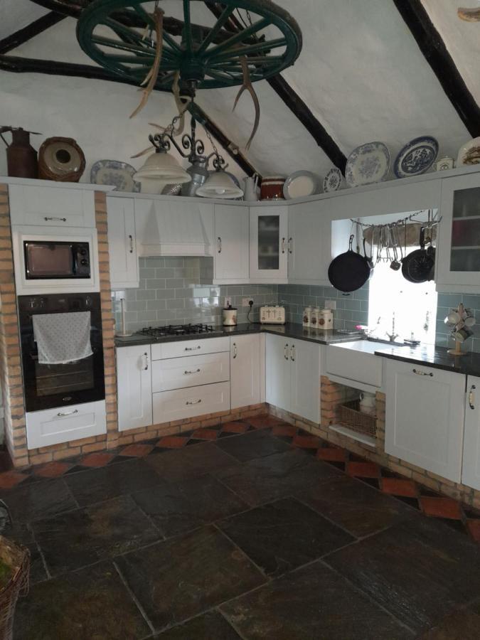 Clarisses Cottage Laragh Exterior foto