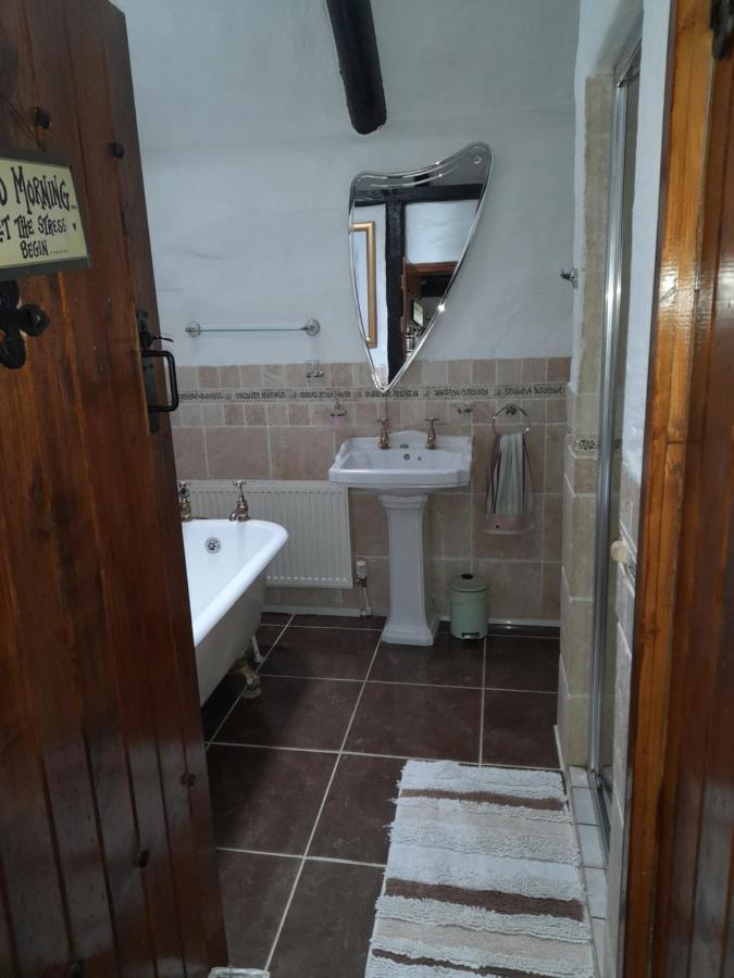 Clarisses Cottage Laragh Exterior foto